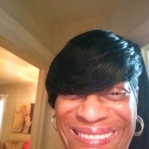 Meet your Posher, Antoinette